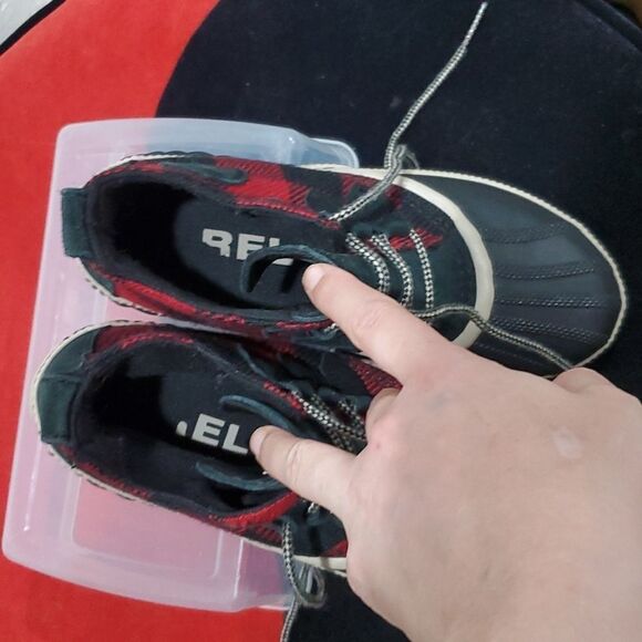 Sorel Out N About Buffalo Plaid Duck Boot in Red & Black Size 8 - Picture 12 of 13